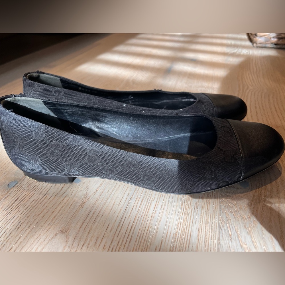 Gucci Black Ballet Flats - Leather Cap Toe
